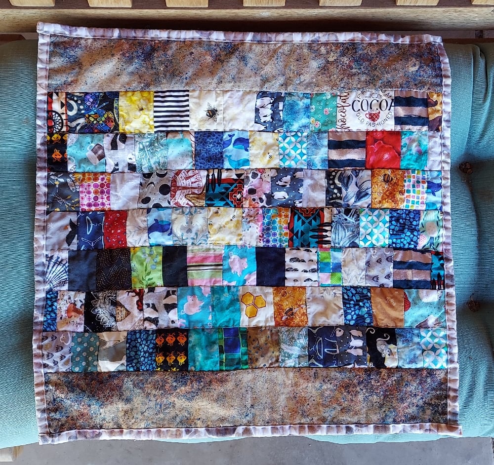 Image of Scrappy Cat Quilt