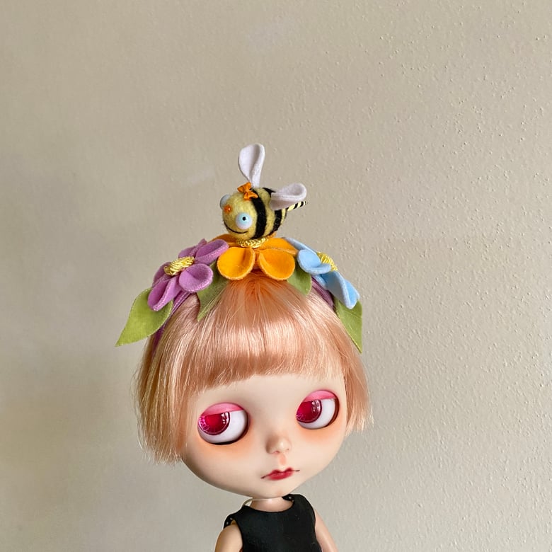 Image of Springtime Bee And Flower Headband For Neo Blythe #3