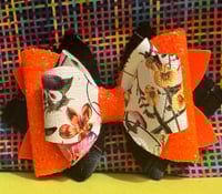 Image 3 of White floral neon bow