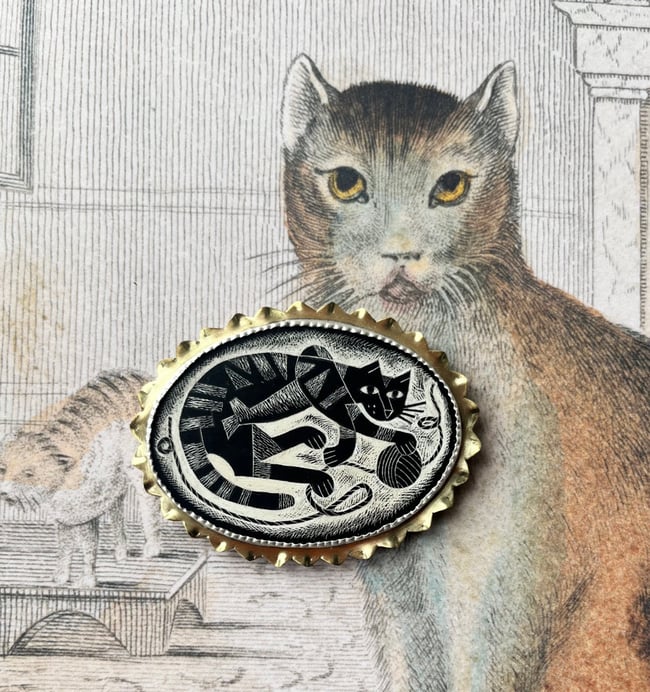 FAITHFUL COMPANION BROOCH