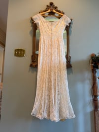 Image 17 of 1960s Lace Beauty 