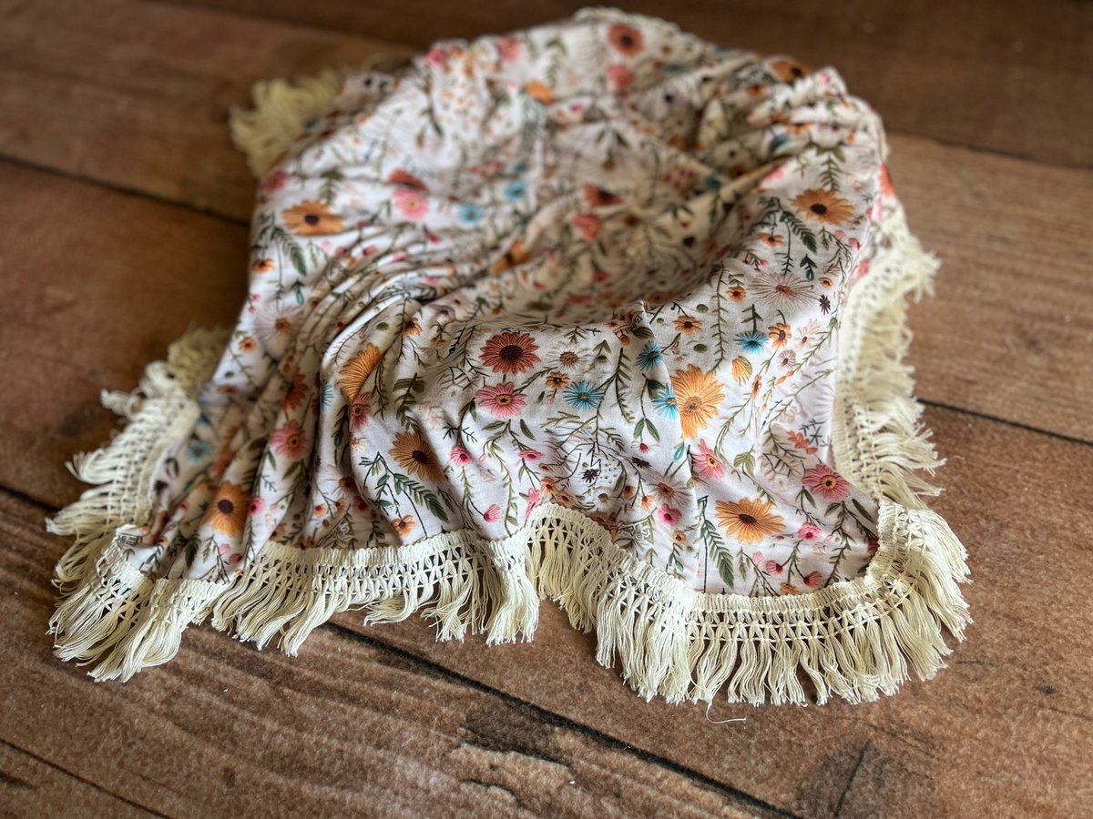 Image of Floral Vintage Full Fringe Layer