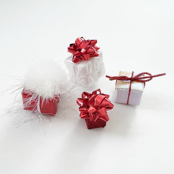 Image of Red, White and Iridescent Christmas Present Bundle