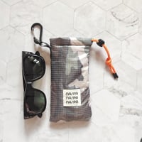 Image 2 of Shades holder 04