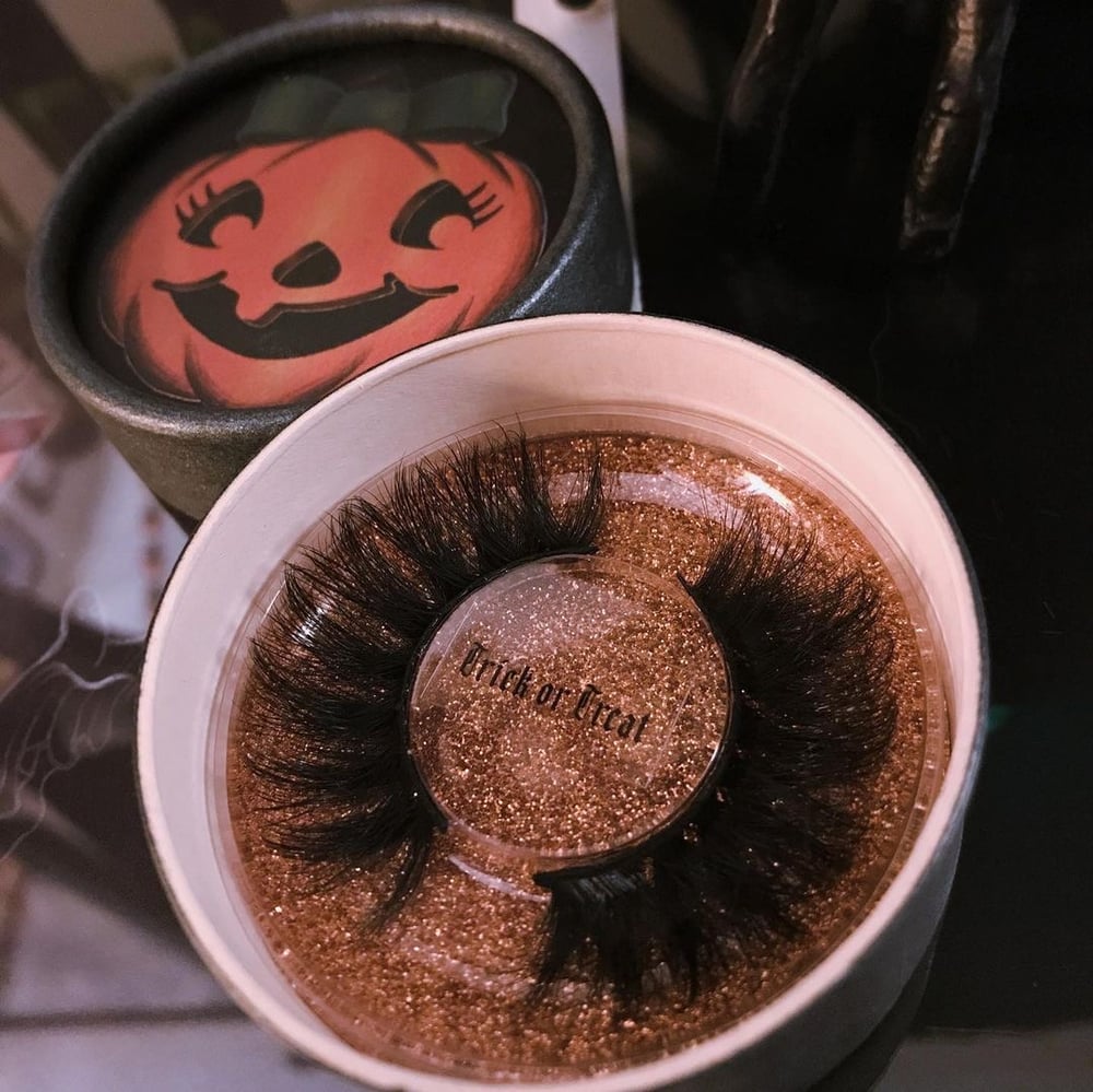 Image of Trick or treat lashes 