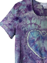 Image 5 of ♻️ UPCYCLED M Ladies Stretch Heart Tee in Pinkish Purple Ice Dye