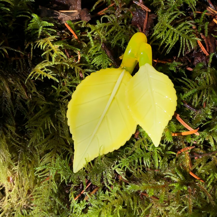 Image of Yellow Double Leaf Pendant