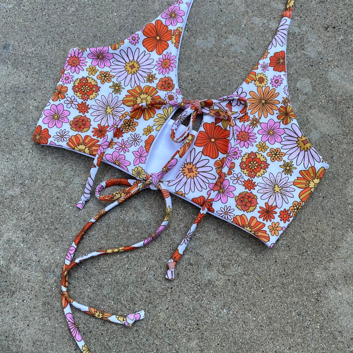 Image of DBL HALTER : RETRO ROW X WHITE 