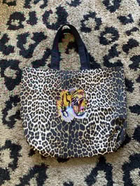 Image 9 of Extra large leopard embroidery patch tote bag