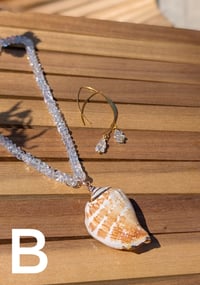 Image 3 of White Baroque Necklace Set 