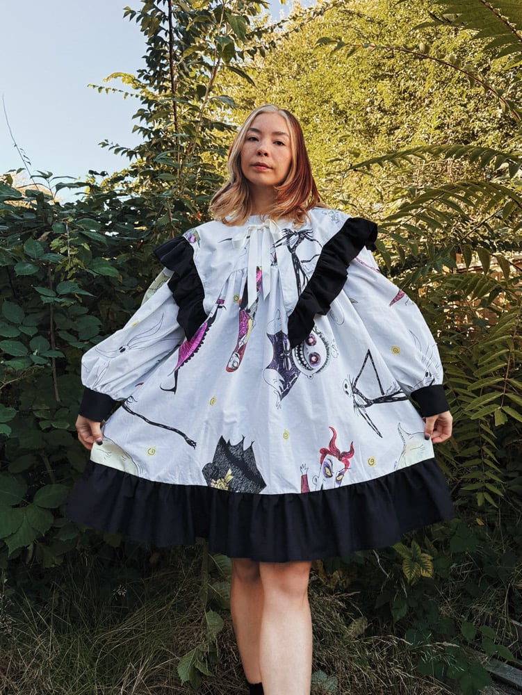 Image of Oversized Ruffle Collar & Puff Long Sleeve Dress — Halloween