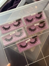 Image 2 of Luxury Lashes 