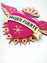 Image 3 of MUJER FUERTE CORAZON SVG / ARCHIVO DIGITAL