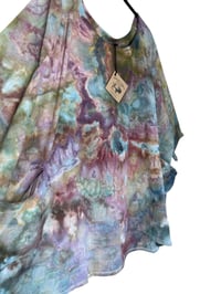 Image 7 of 3XL Cotton Woven Forager Top in Earthy Watercolor Ice Dye
