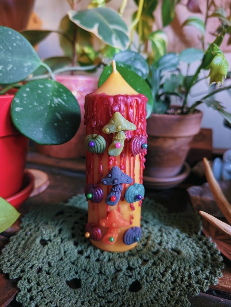 Image of Mushrooms & Pumpkins Pillar