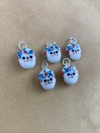 Image 4 of Tiny Skullflowers - Platinum Lustre