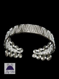 Image 2 of Hmong Qwj 1 cuff