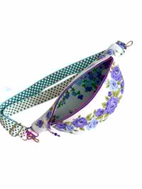 Image 2 of Vintage Linen Crossbody Fannypack 03