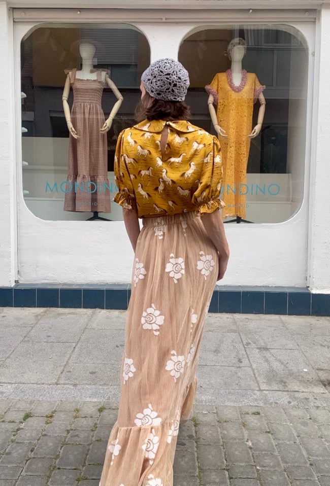 CARAMEL PRINT PETER PAN BLOUSE