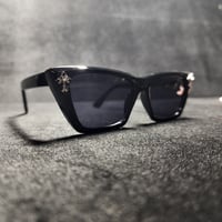 Image 2 of Cross your heart