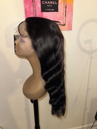 Image 2 of 26 inch body wave wig