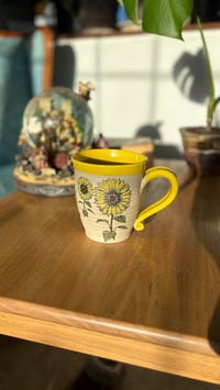 Image 3 of Sunflower mug 01