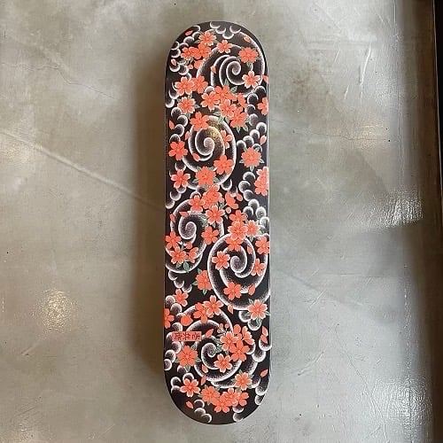 quasiskateboards よりコンプリートセットが入荷🛹 円安の影響も