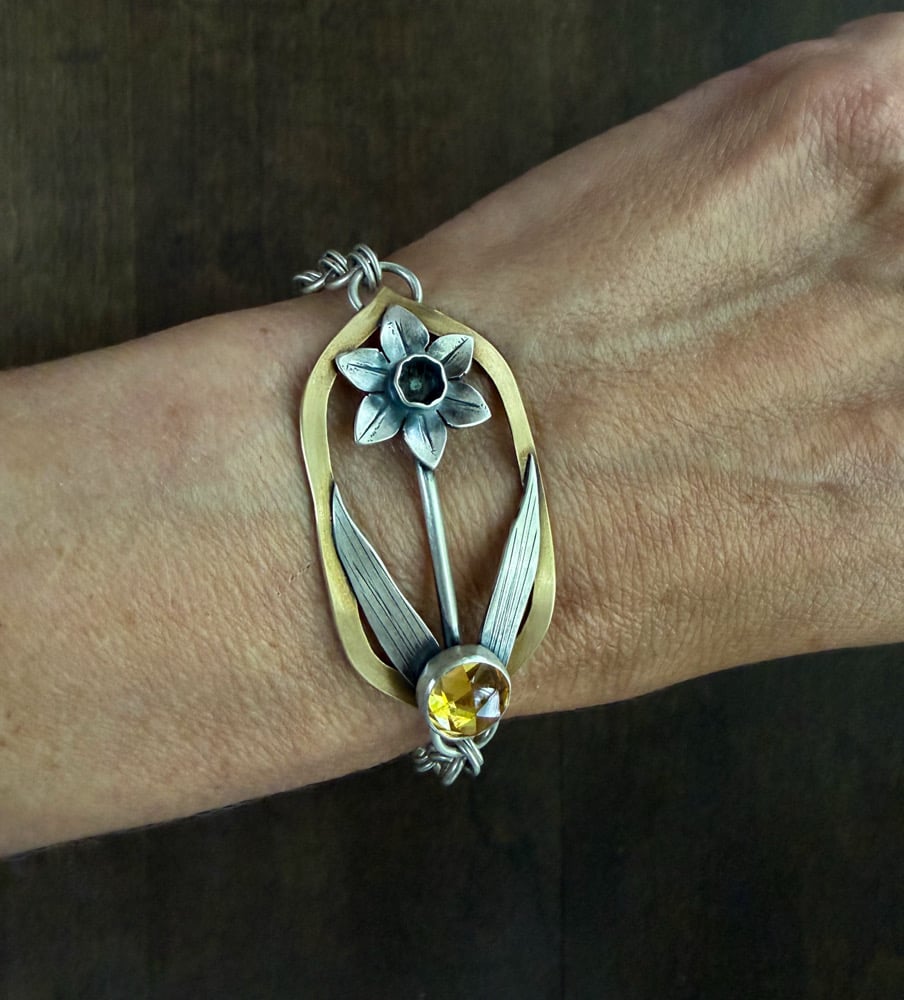 Image of Trumpets of Spring Daffodil Bracelet
