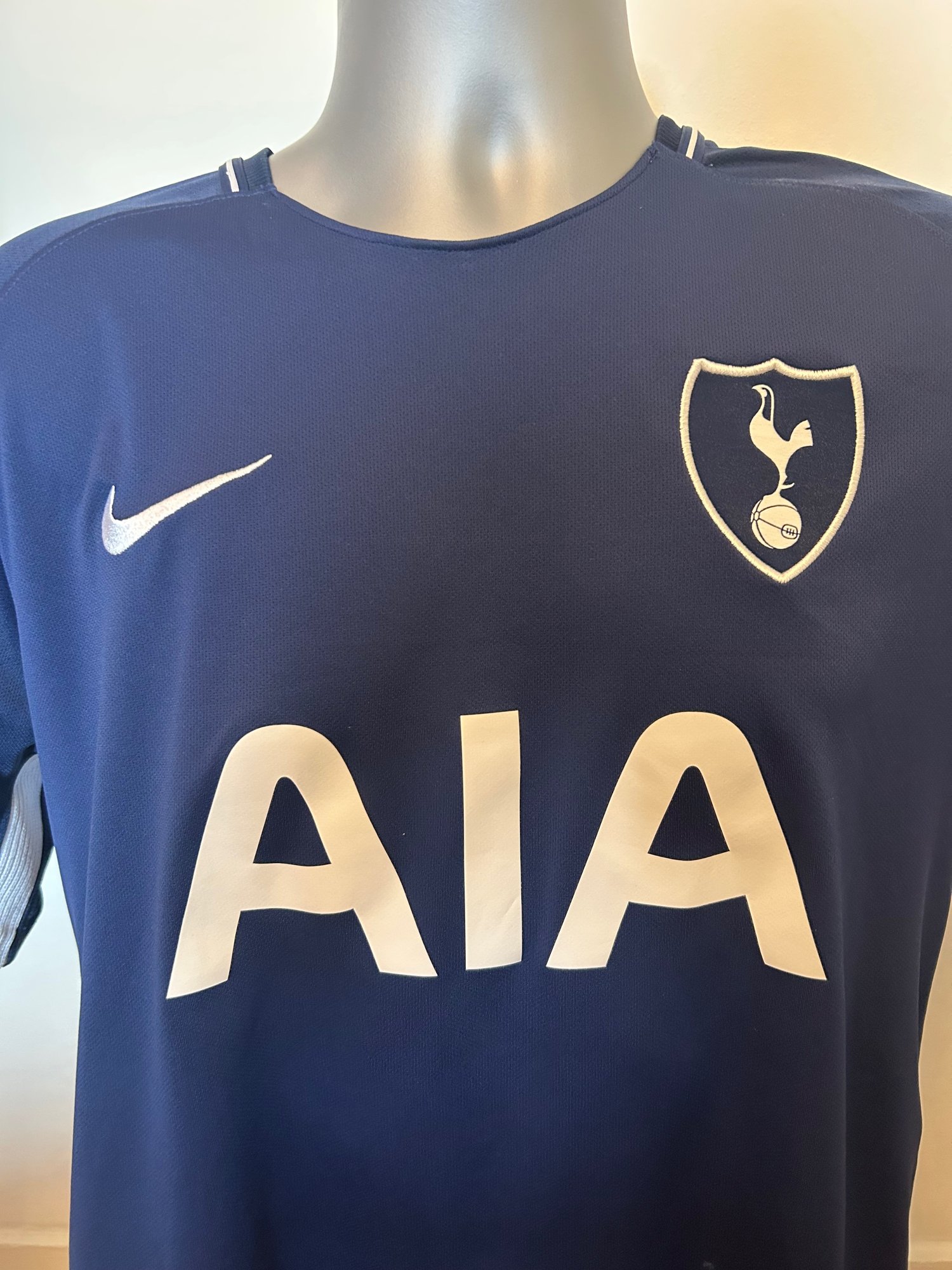 Image of Tottenham Hotspur “DELE 20” 2017/18 Away Shirt (L)