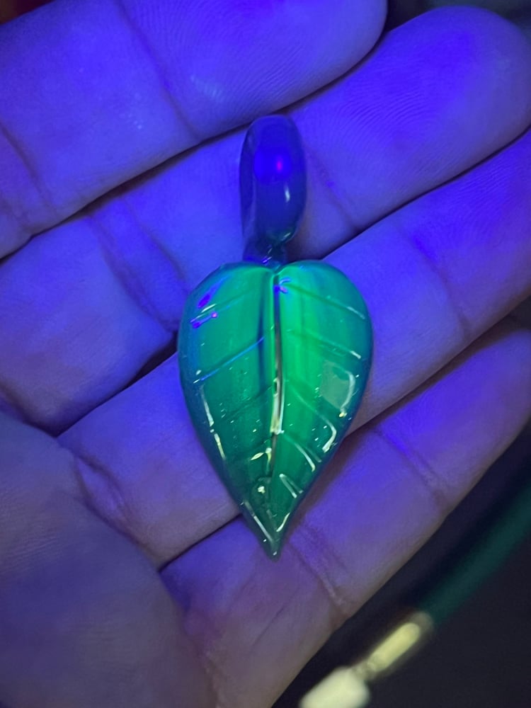 Image of Green Leaf Pendant