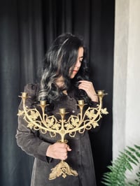 Image 4 of Grand candélabre d’église, en laiton, fin XIXeme siècle