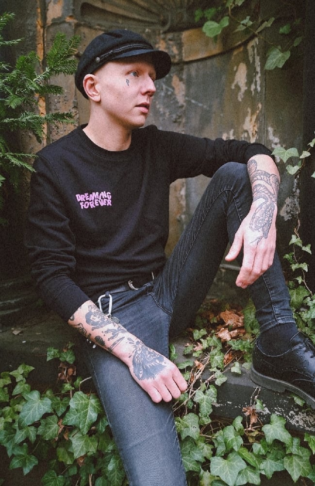 'DREAMING FOREVER' Crewneck Sweater