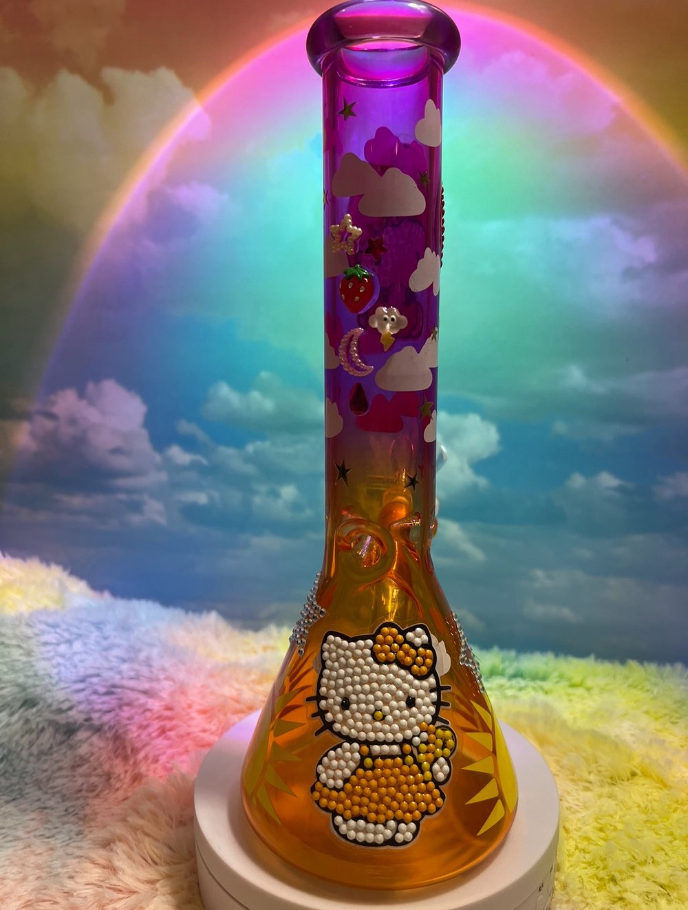 🍓 Sunrise: Hello Kitty's Ombré Delight Bong