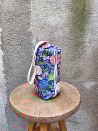 Image 3 of Neceser MAMBO HORTENSIAS azul