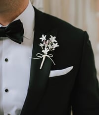 Broche / Prendido para el novio Ramillete de jazmines 