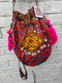 Image 6 of Slouch bag- Reds