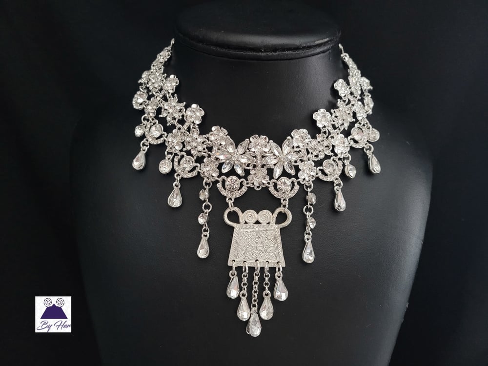 Asia Choker