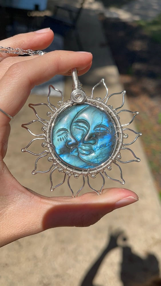 Image of Labradorite Moon Face Necklace 