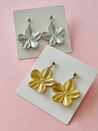 Image 3 of FLOWER STUD EARRINGS 