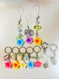 Image 1 of Flower keychains (1pc) 