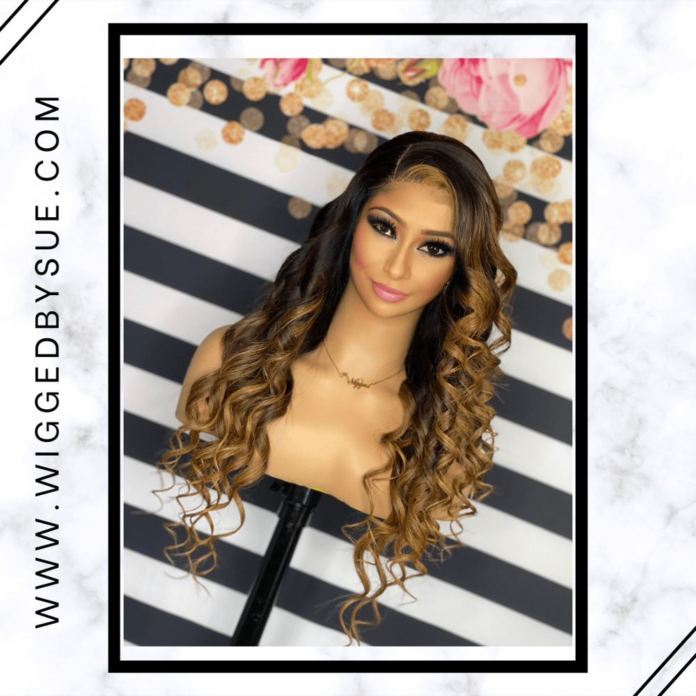 Image of Ombré Natural Wave Wig w/ money piece- 24 inches - Diamond Hair Collection - Red Label