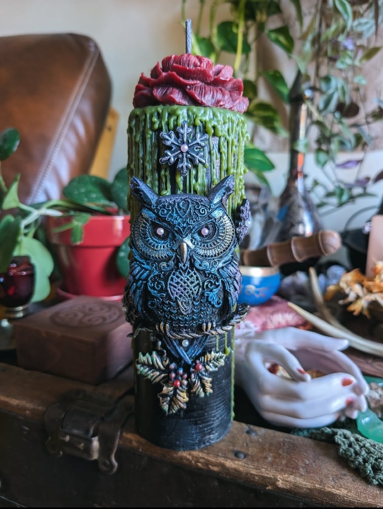 Image of Owl 9" Pillar 