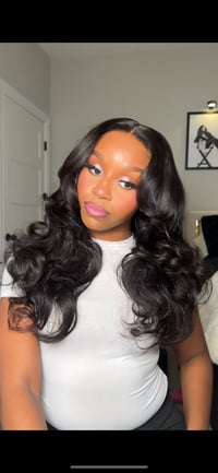 Image 1 of Glueless 7x5 body wave wig w/ layers 