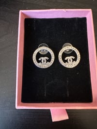 Silver circle cc earrings 