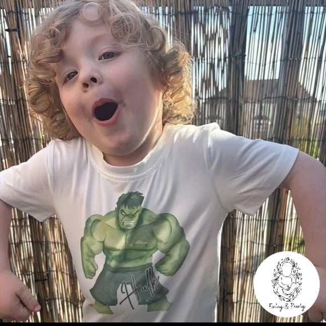 T-SHIRT: Superhero