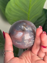 Image 2 of MOZAMBIQUE SWAZI AGATE SPHERE D