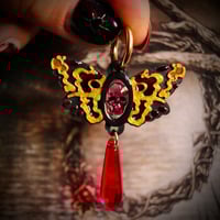 Image 2 of Pendientes | Colgante Polilla Calavera Rubí