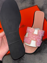 Image 3 of Glittery pink H sliders 🌸