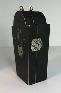 Image 4 of "Mewmmy" Original sculpture