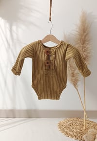 Image 1 of Boys bodysuit Asher | 3-6 months | camel | photo props